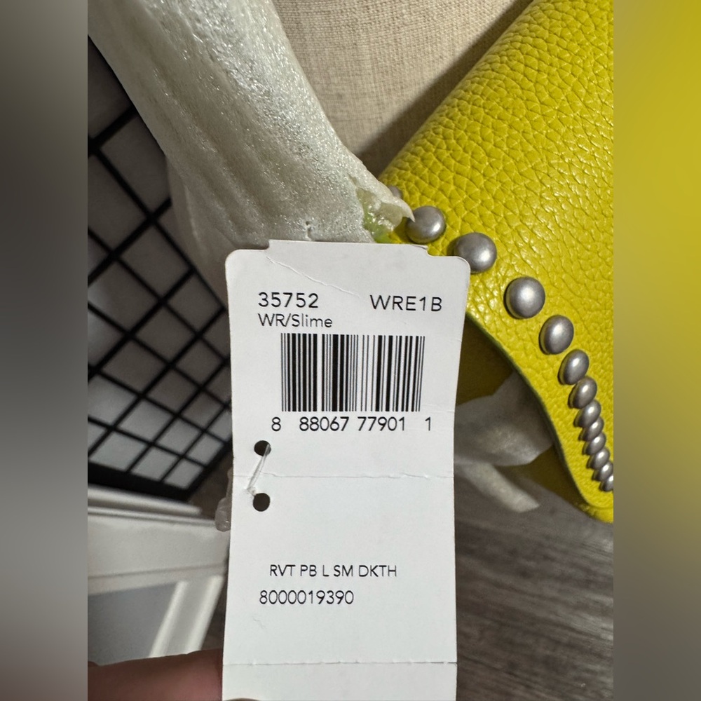 Coach Rivets Dakotah Crossbody Calf Leather Yellow Studded Bag color slime - Picture 5 of 5
